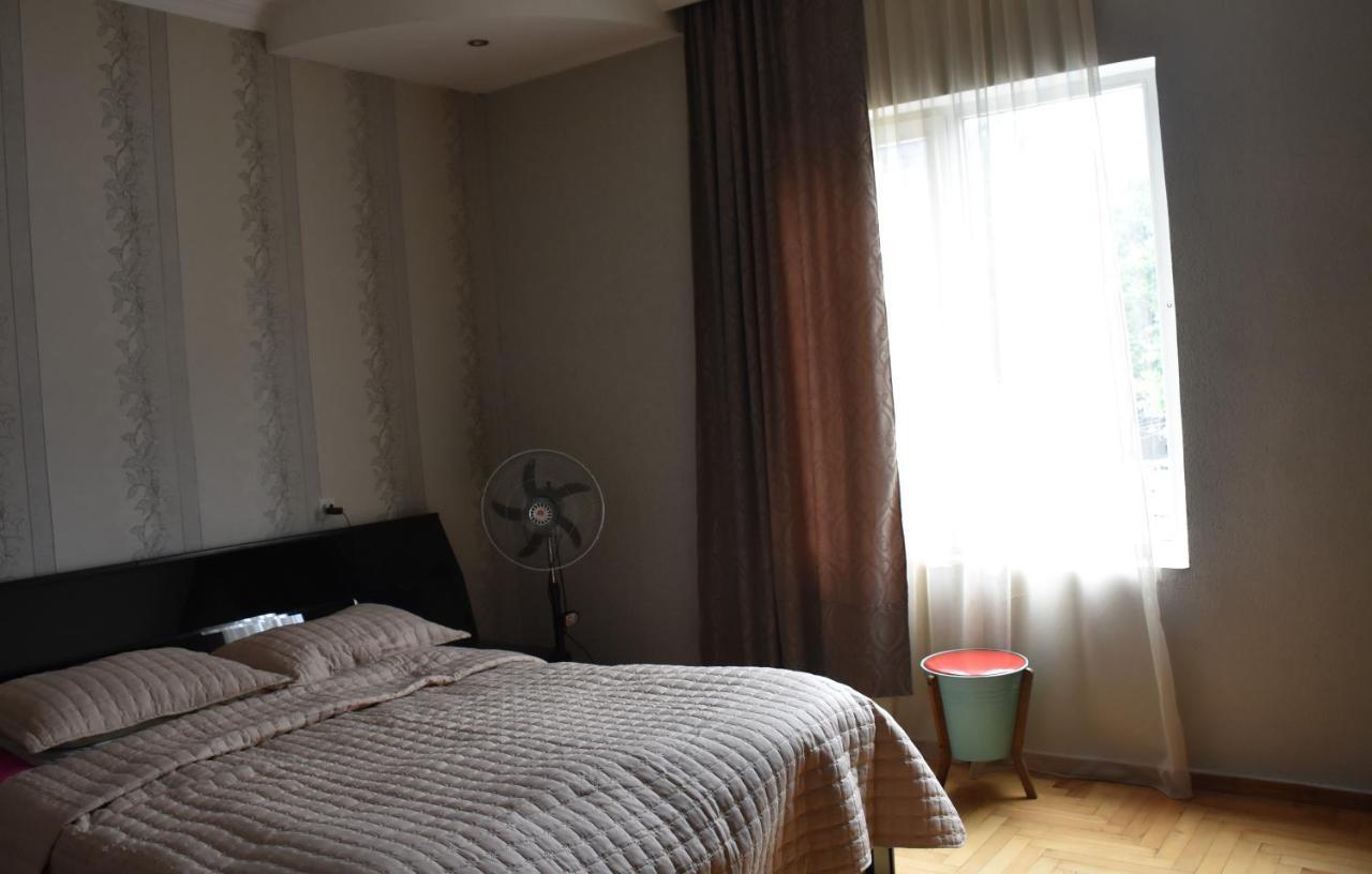 Guesthouse Natalia ボルジョミ エクステリア 写真