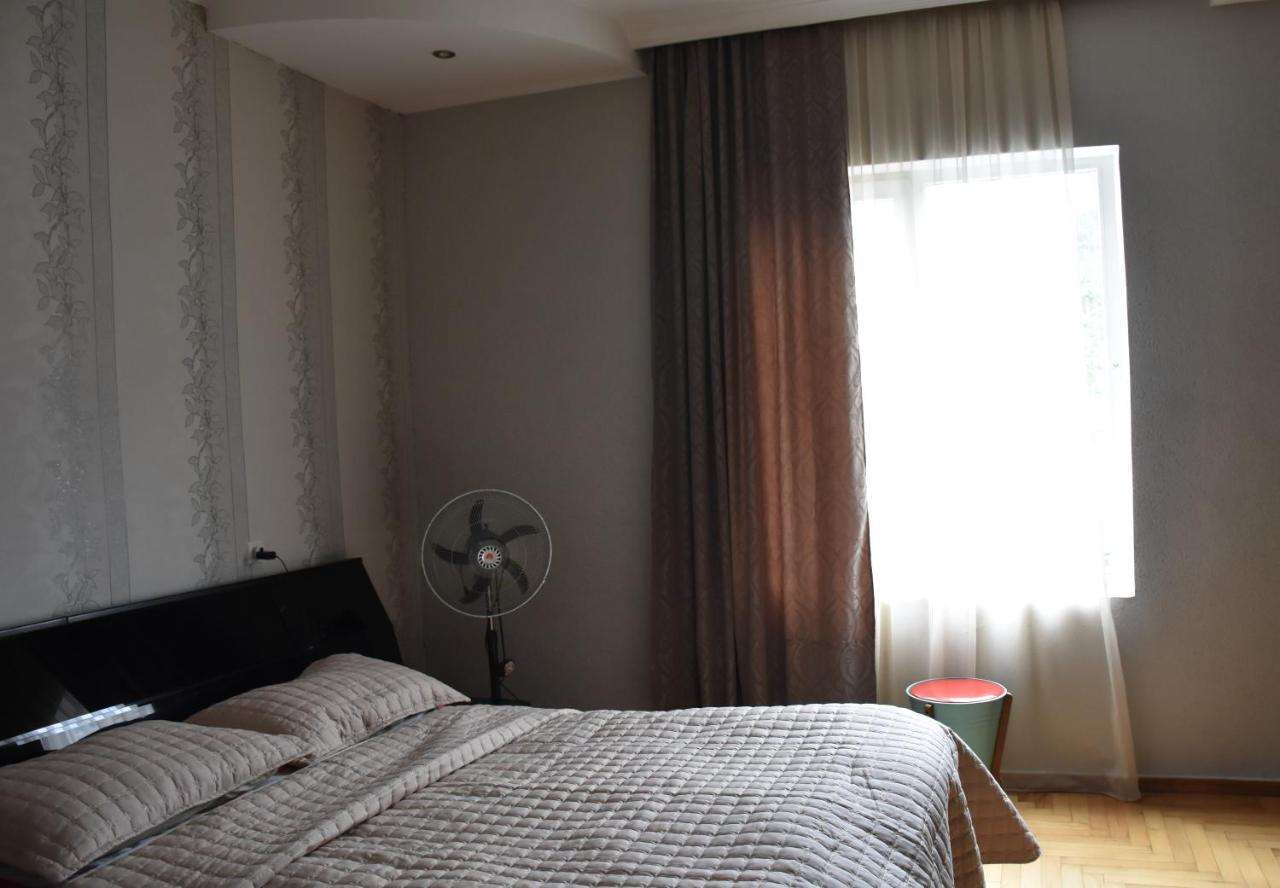 Guesthouse Natalia ボルジョミ エクステリア 写真